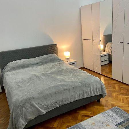 Apartament super central cu parcare privata Apartment Arad Exterior foto