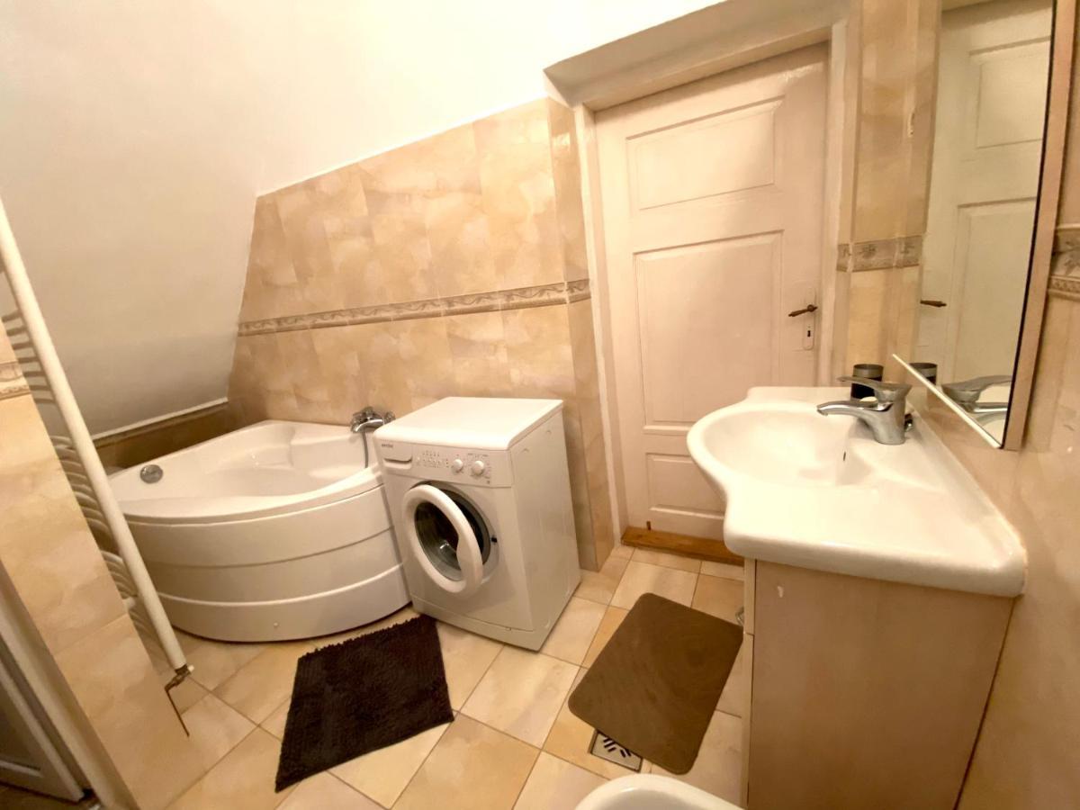 Apartament super central cu parcare privata Apartment Arad Exterior foto