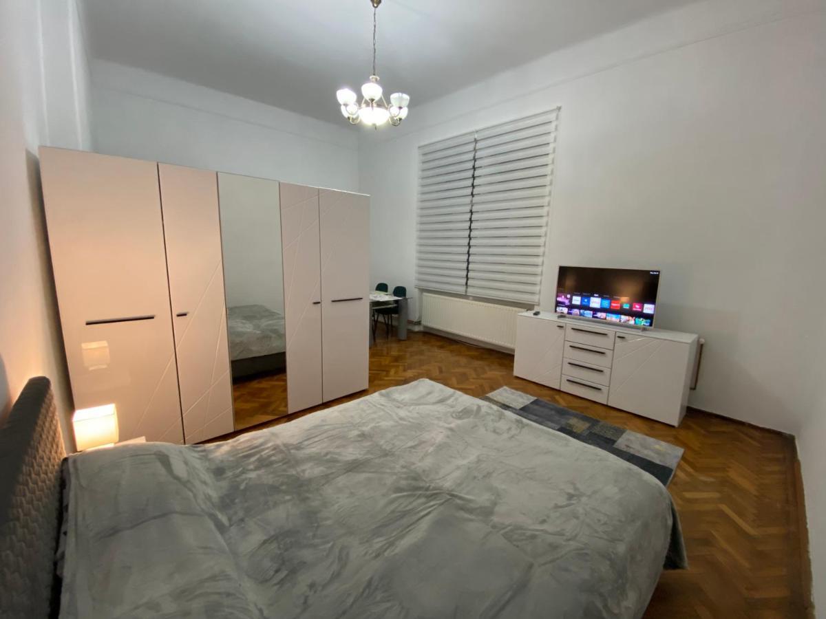 Apartament super central cu parcare privata Apartment Arad Exterior foto