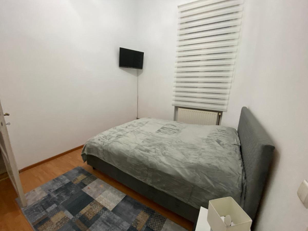 Apartament super central cu parcare privata Apartment Arad Exterior foto